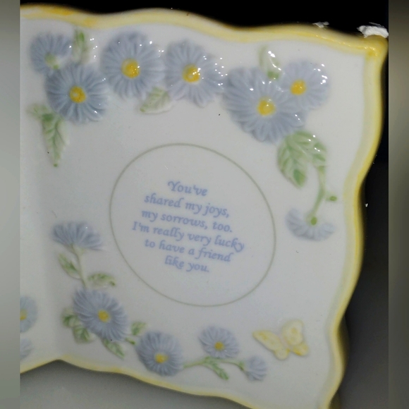 AVON Mother's Day Porcelain Gift Collection Sentiment Plaque "FRIEND" - Picture 6 of 7
